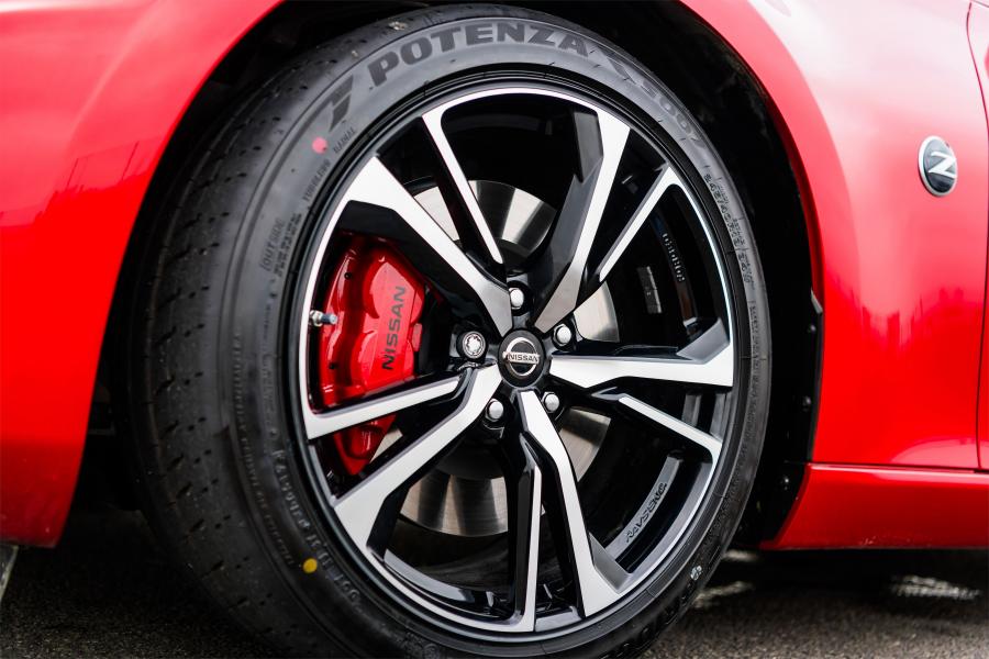 Колеса Nissan 370Z 2012 года  (UK) (фото 10 из 18)